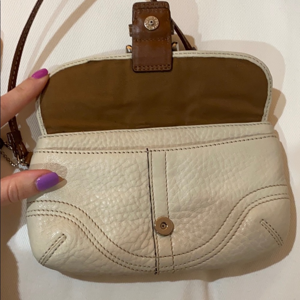 COACH wristlet NWOT - Picture 5 of 7